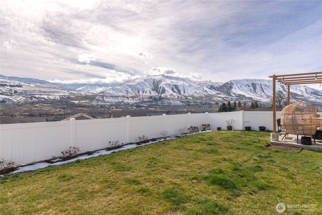 2276 SE Sage Brooke Road, East Wenatchee, WA 98802