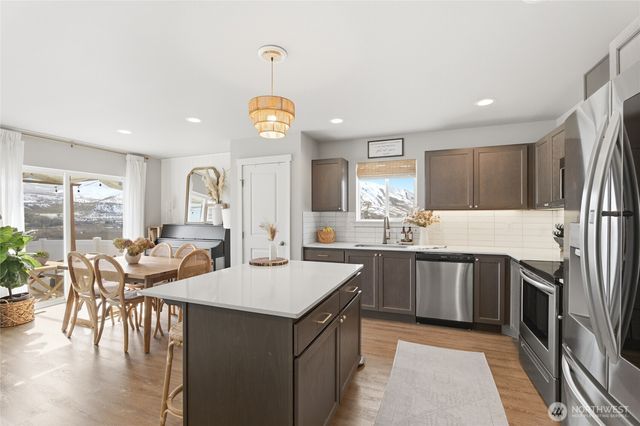 2276 SE Sage Brooke Road, East Wenatchee, WA 98802