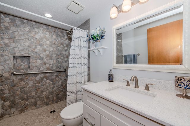 1504 Woodbridge Road 2E, Joliet, IL 60436