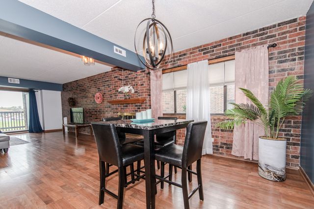 1504 Woodbridge Road 2E, Joliet, IL 60436