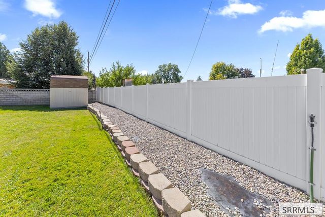 443 Sykes Drive, Idaho Falls, ID 83401