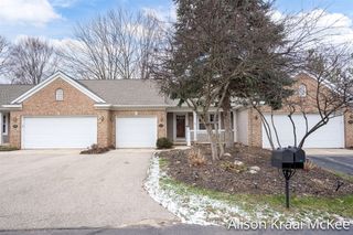 5923 W Lyn Haven Drive, Grand Rapids, MI 49512