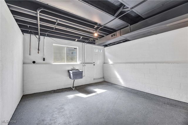 5876 Marra Drive, Bedford Heights, OH 44146