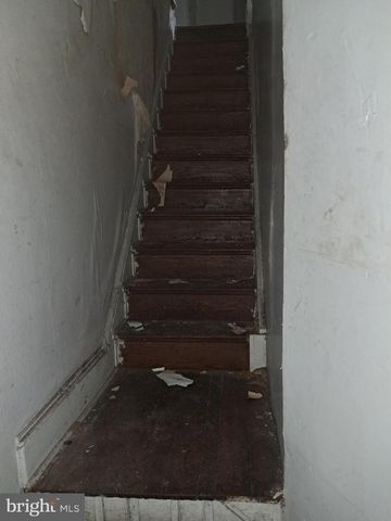 1114 W LOUDON ST, Philadelphia, PA 19141