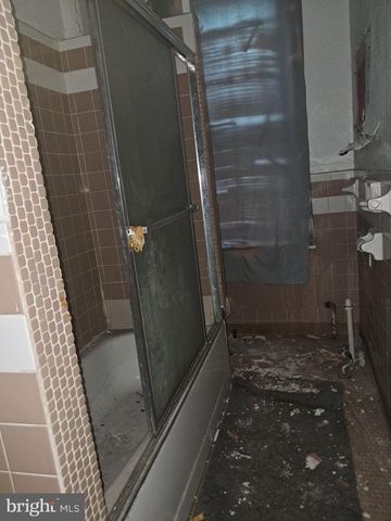 1114 W LOUDON ST, Philadelphia, PA 19141