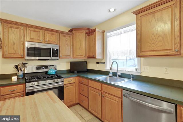 1105 HEATHROW CT, Reading, PA 19606