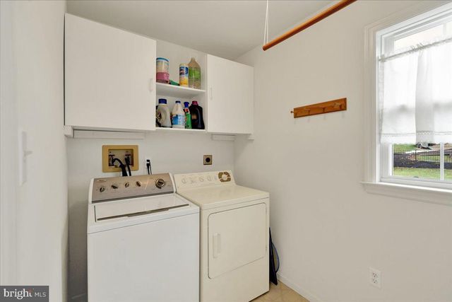 1105 HEATHROW CT, Reading, PA 19606