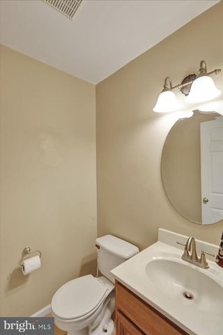 1105 HEATHROW CT, Reading, PA 19606