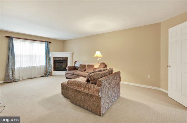 1105 HEATHROW CT, Reading, PA 19606