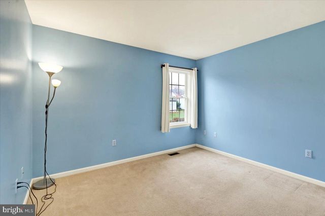 1105 HEATHROW CT, Reading, PA 19606