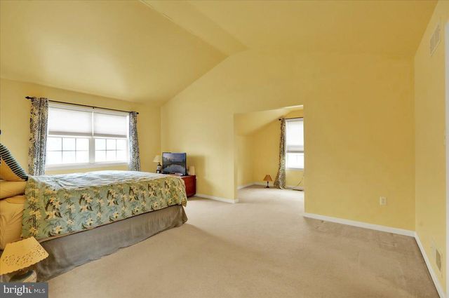 1105 HEATHROW CT, Reading, PA 19606