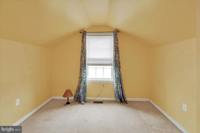 1105 HEATHROW CT, Reading, PA 19606