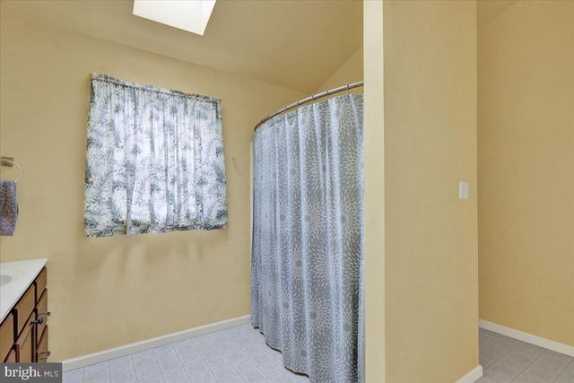 1105 HEATHROW CT, Reading, PA 19606