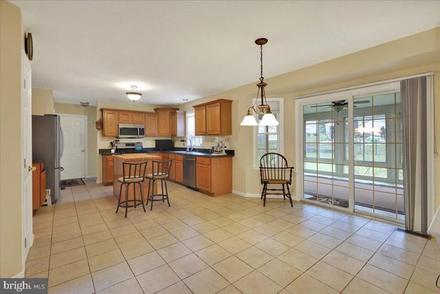 1105 HEATHROW CT, Reading, PA 19606