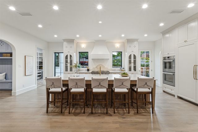 6910 Wabash Circle, Dallas, TX 75214