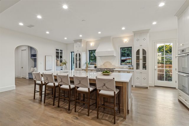 6910 Wabash Circle, Dallas, TX 75214