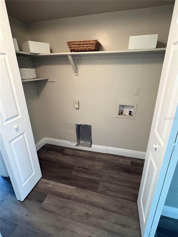 Image 17 of property listing at 4265 S SEMORAN BOULEVARD 5, Orlando, FL 32822