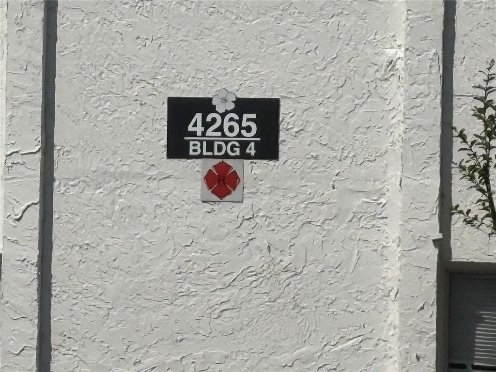 Image 3 of property listing at 4265 S SEMORAN BOULEVARD 5, Orlando, FL 32822