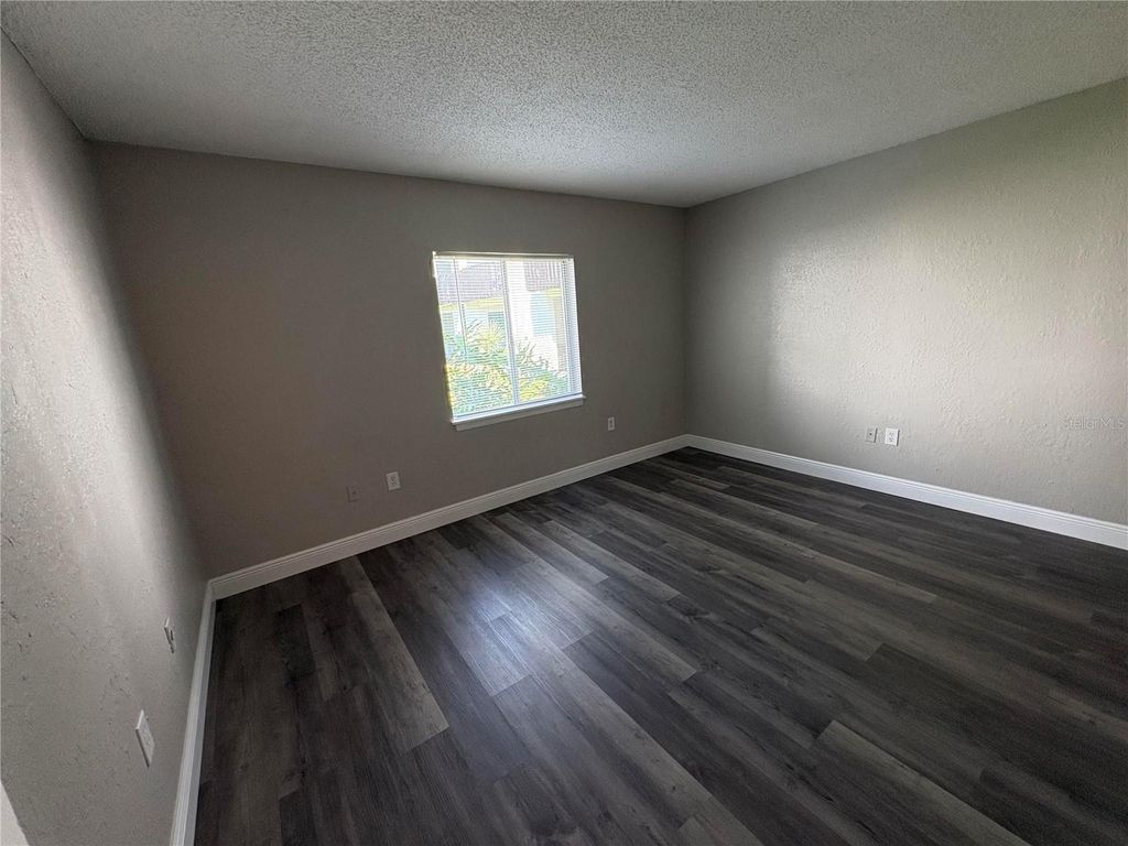 Image 9 of property listing at 4265 S SEMORAN BOULEVARD 5, Orlando, FL 32822