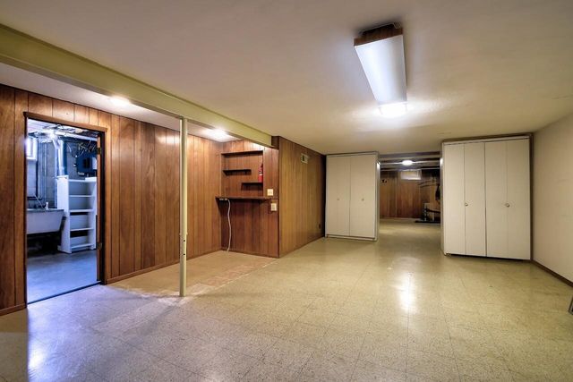 1017 E Kilbourn AVENUE, West Bend, WI 53095