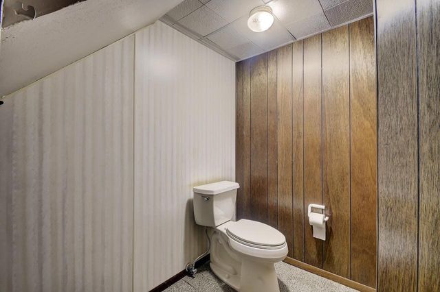 1017 E Kilbourn AVENUE, West Bend, WI 53095