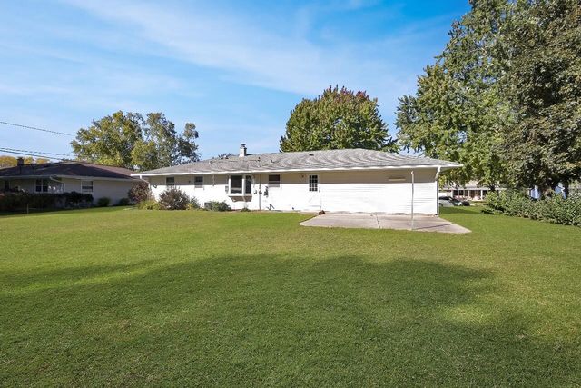 1017 E Kilbourn AVENUE, West Bend, WI 53095