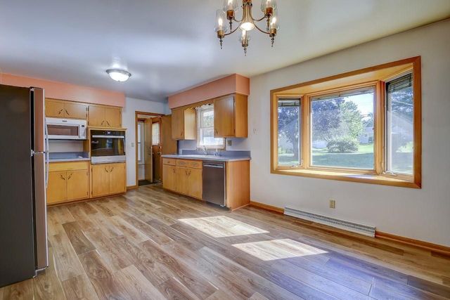 1017 E Kilbourn AVENUE, West Bend, WI 53095