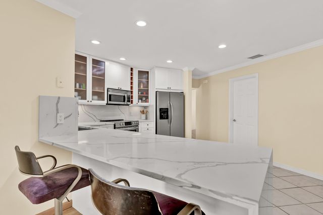 88 Pinehill Trail E, Tequesta, FL 33469