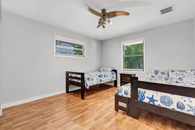88 Pinehill Trail E, Tequesta, FL 33469