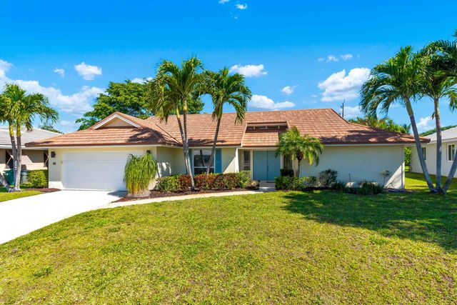 88 Pinehill Trail E, Tequesta, FL 33469