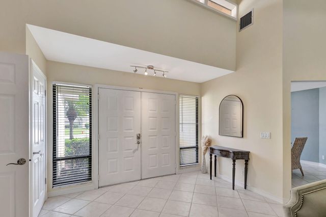 88 Pinehill Trail E, Tequesta, FL 33469