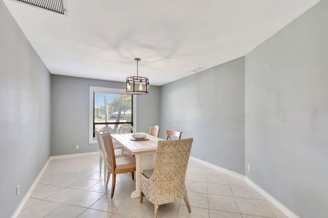 88 Pinehill Trail E, Tequesta, FL 33469