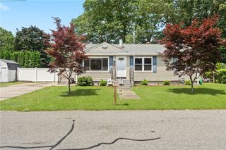 49 Cottage Grove Avenue, Warwick, RI 02889