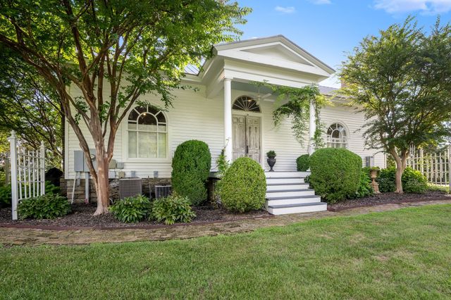 1825 Elkton Pike, Pulaski, TN 38478