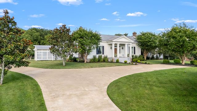 1825 Elkton Pike, Pulaski, TN 38478