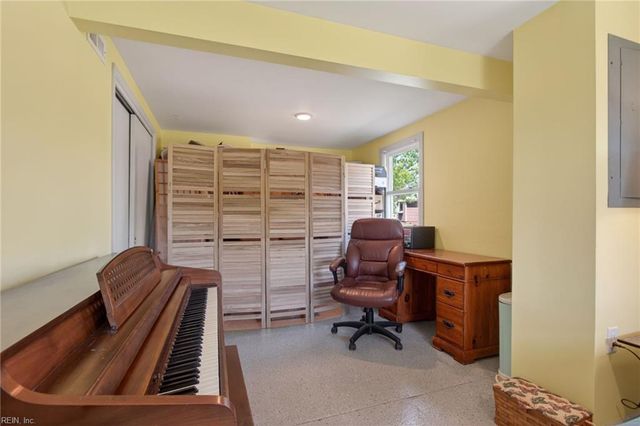 1309 Dandy Loop RD, Yorktown, VA 23692