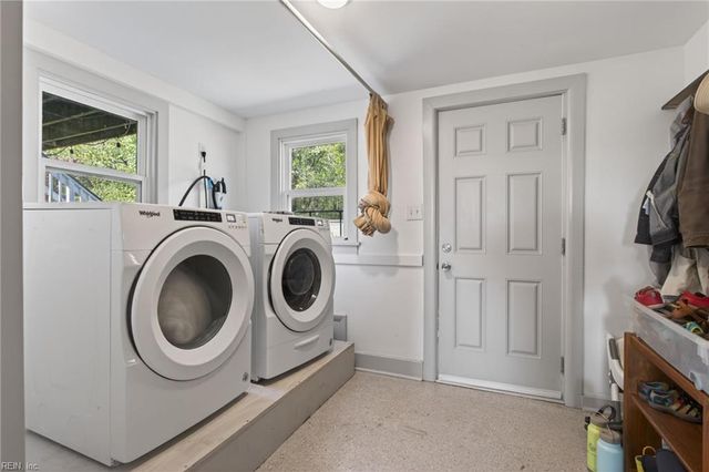 1309 Dandy Loop RD, Yorktown, VA 23692