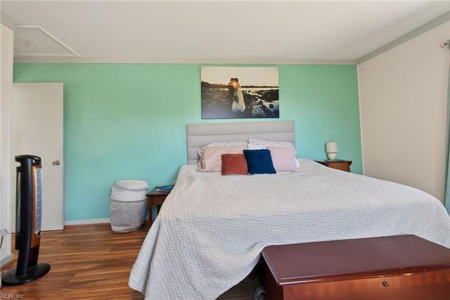 1309 Dandy Loop RD, Yorktown, VA 23692