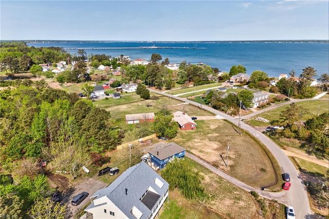 1309 Dandy Loop RD, Yorktown, VA 23692