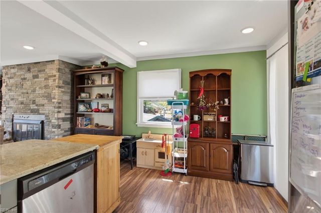 1309 Dandy Loop RD, Yorktown, VA 23692