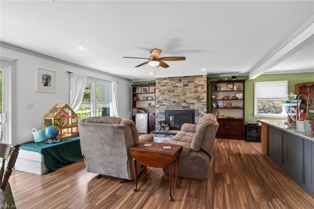 1309 Dandy Loop RD, Yorktown, VA 23692