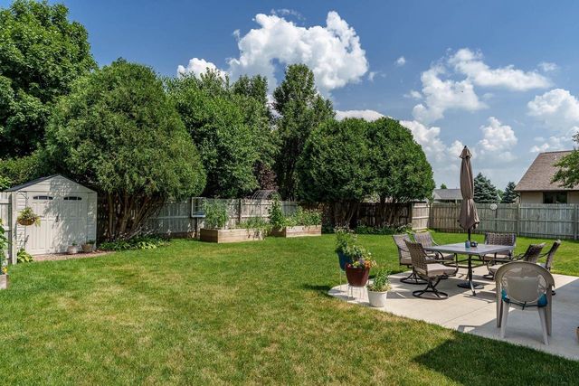 2608 N Wuthering Hills Drive, Janesville, WI 53546