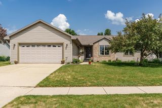 2608 N Wuthering Hills Drive, Janesville, WI 53546
