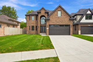 9233 Crescent Court, Oak Lawn, IL 60453