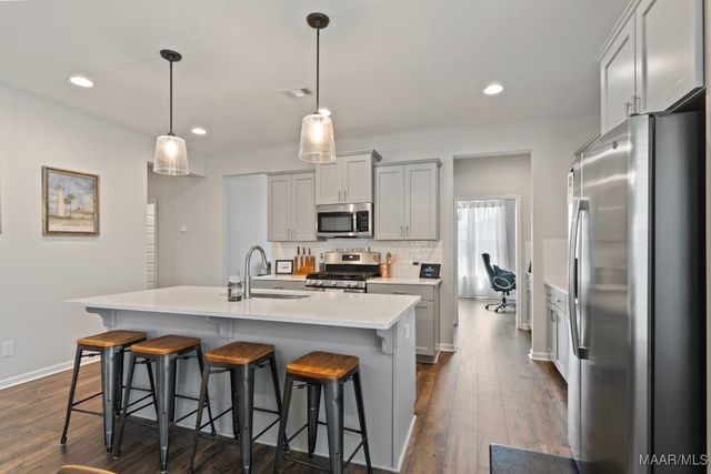 904 Hedgefield Way, Prattville, AL 36066