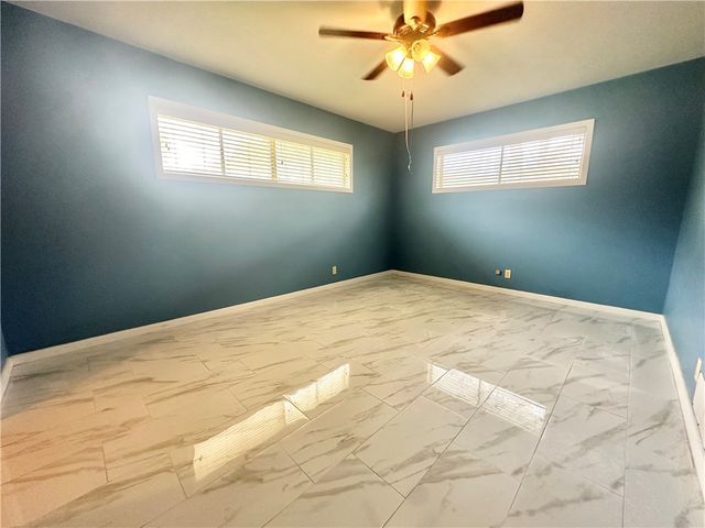 1316 Northwood St, Alice, TX 78332