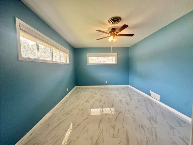 1316 Northwood St, Alice, TX 78332