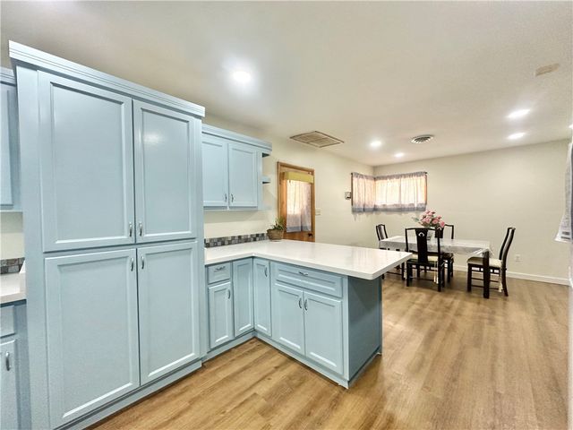 1316 Northwood St, Alice, TX 78332