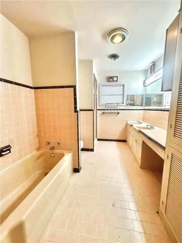 1316 Northwood St, Alice, TX 78332