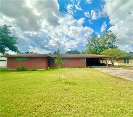 1316 Northwood St, Alice, TX 78332